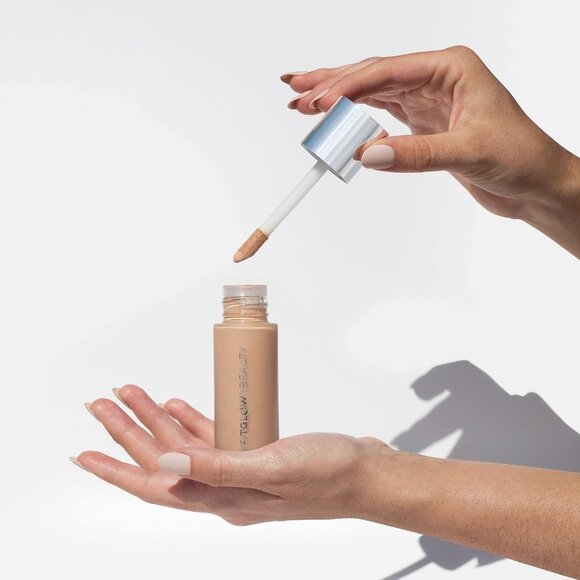 Fitglow Beauty - Natural Foundation+ Photo-Filtering Foundation | Vegan, F5.7 - Picture 4 of 5